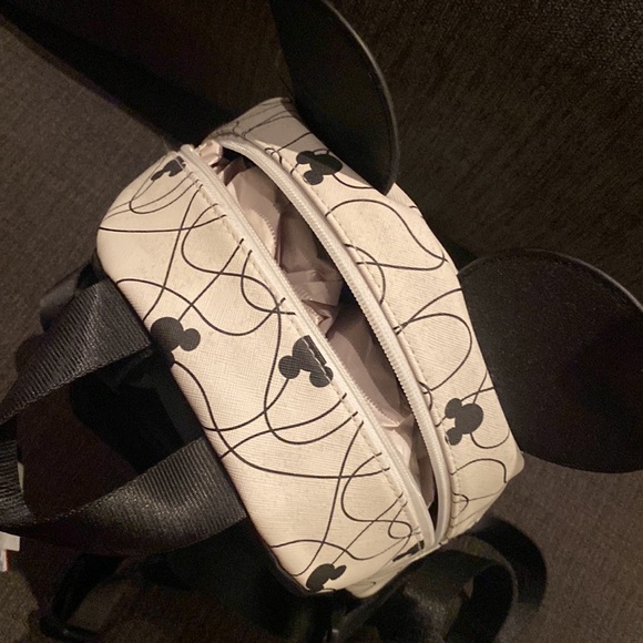 Disney backpack. - Picture 4 of 4